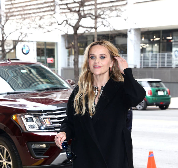 Reese witherspoon black-sapphire-diamond-enamel-hoop-earrings