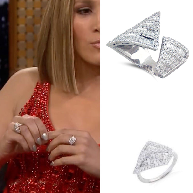 jennifer Lopez wearing Kavant & Sharart Origami Diamond ring to the Tonight Show with Jimmy Fallon