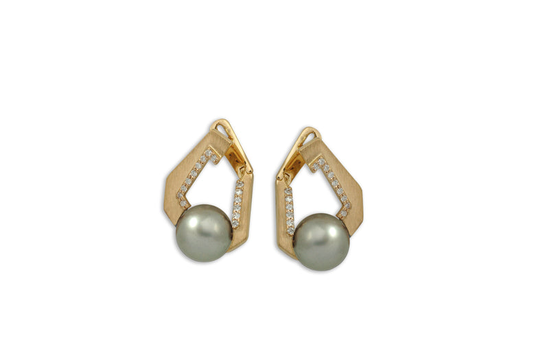 Origami Link no 5 Pearl & Diamond Earrings (Medium)